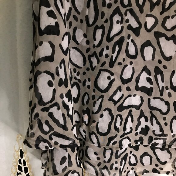 Lane Bryant  Gray& Black Animal Print Double Layer Chiffon Swing Tank Size 14 - Picture 3 of 12